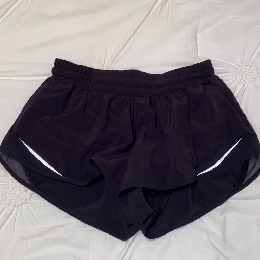 Lululemon Hotty Hot Shorts 2.5